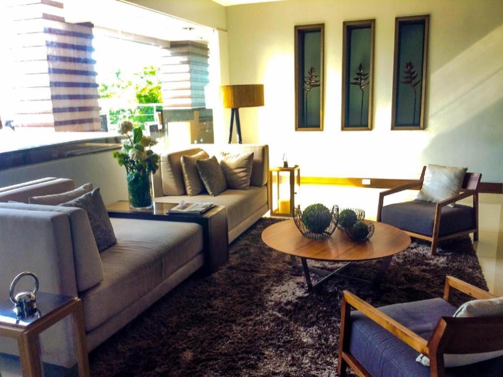 Avenue Suites Bacolod Exteriör bild