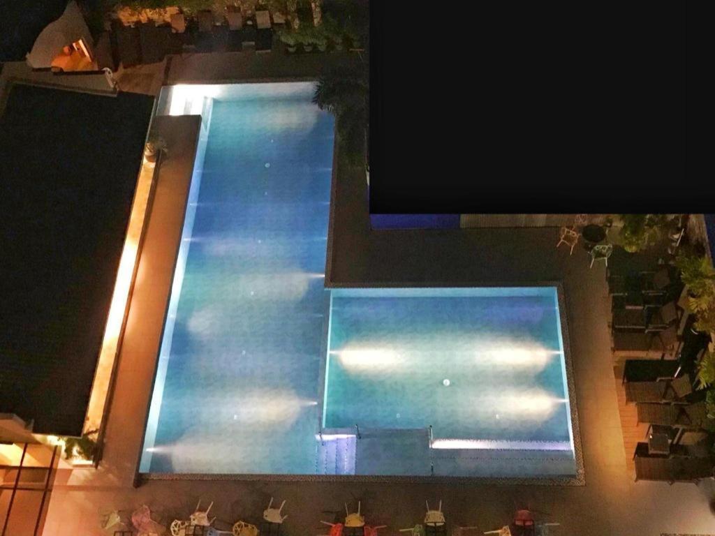 Avenue Suites Bacolod Exteriör bild