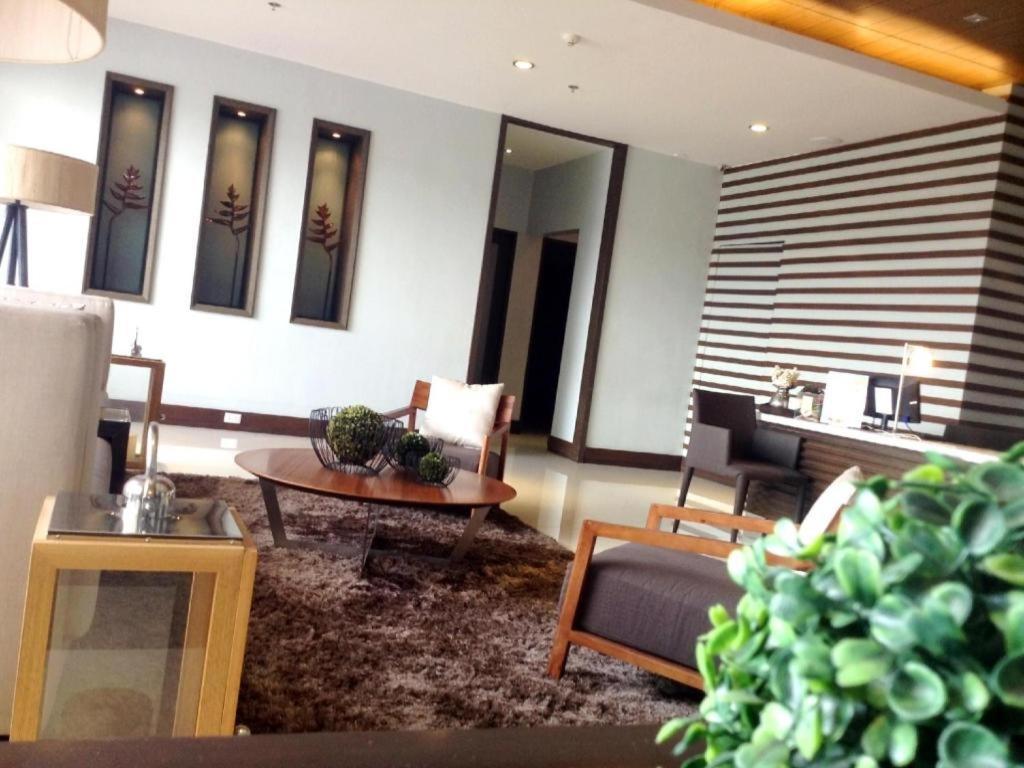 Avenue Suites Bacolod Exteriör bild