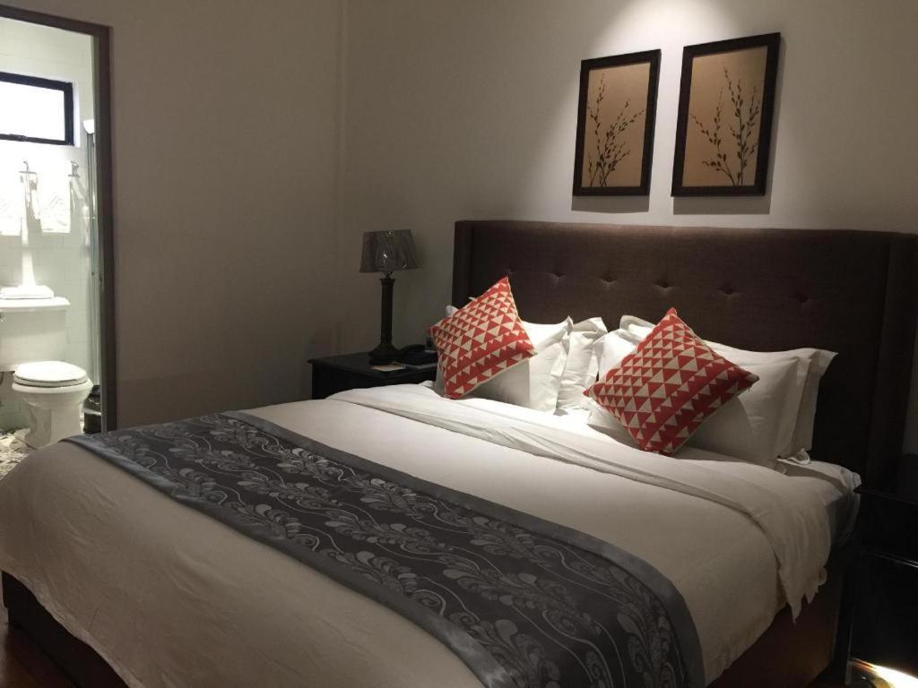 Avenue Suites Bacolod Exteriör bild
