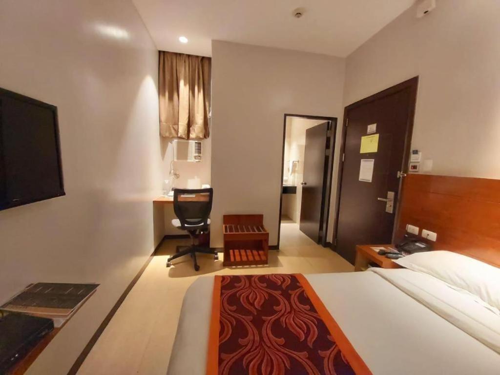 Avenue Suites Bacolod Exteriör bild