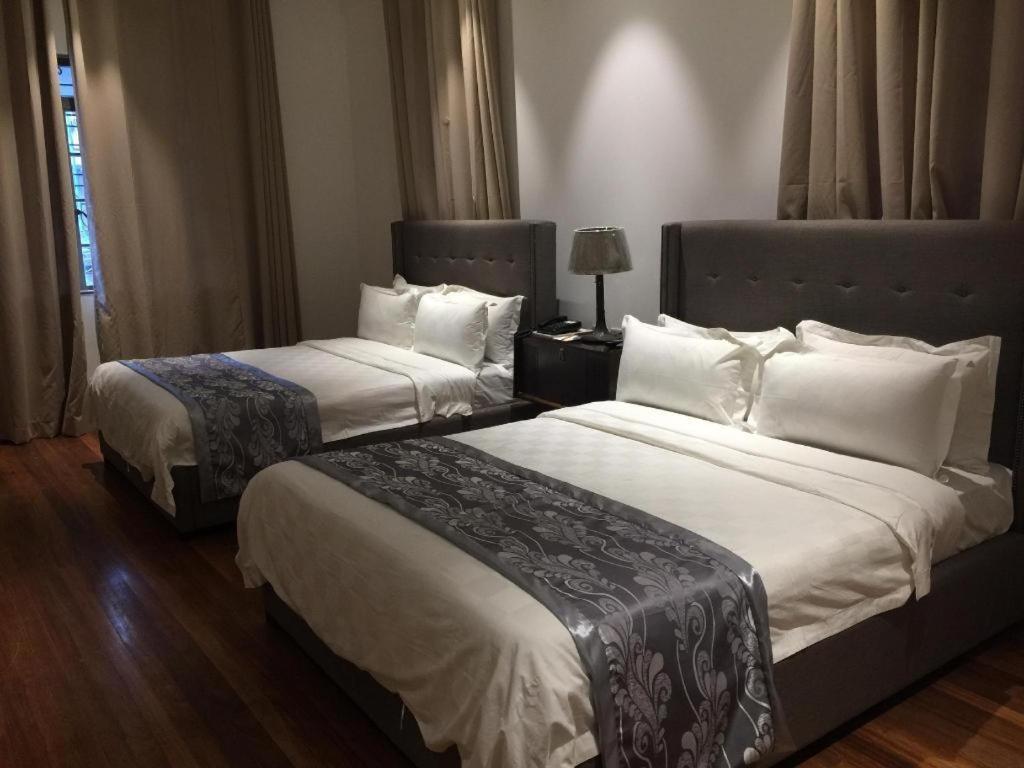 Avenue Suites Bacolod Exteriör bild