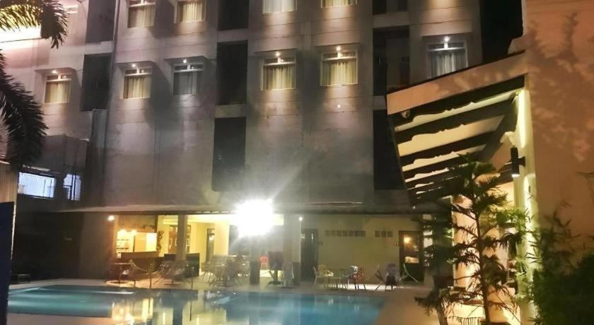 Avenue Suites Bacolod Exteriör bild