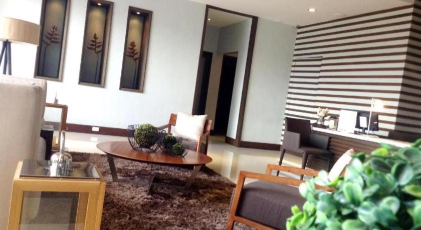 Avenue Suites Bacolod Exteriör bild